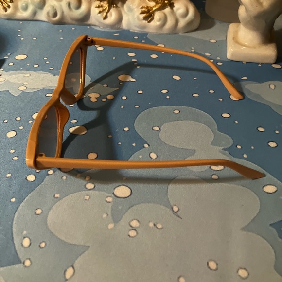 Cat Eye Women's Sunglasses in Pale Pink with Tea Lenses - Picture 3 of 4